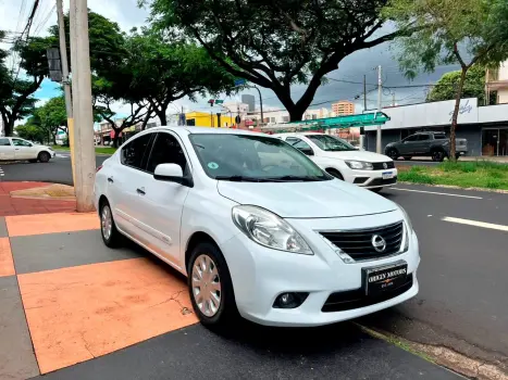 NISSAN Versa Sedan 1.6 16V 4P FLEX SV, Foto 3
