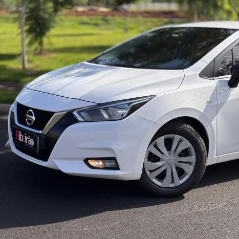 NISSAN Versa Sedan 1.6 16V 4P FLEX SENSE, Foto 2