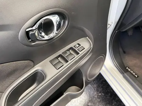 NISSAN Versa Sedan 1.6 16V 4P FLEX SV, Foto 7