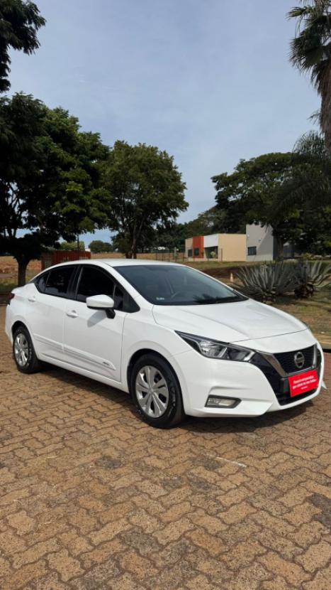 NISSAN Versa Sedan 1.0 4P FLEX S, Foto 1