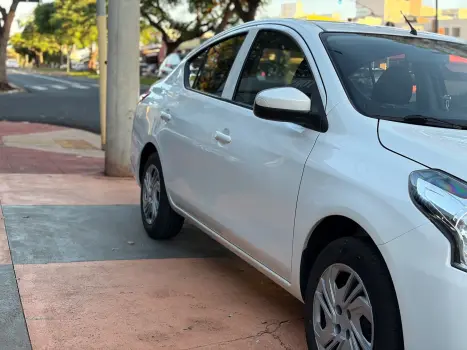 NISSAN Versa Sedan 1.6 16V 4P FLEX S, Foto 4