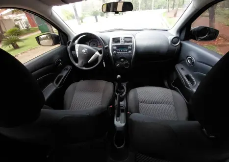 NISSAN Versa Sedan 1.0 4P FLEX S, Foto 6