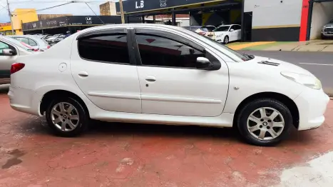 PEUGEOT 207 Sedan 1.4 4P PASSION XR FLEX, Foto 6