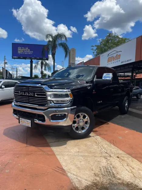 RAM 2500 6.7 I6 24V SLT CABINE DUPLA TURBO DIESEL LARAMIE 4X4 AUTOM�TICO, Foto 2