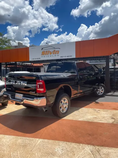 RAM 2500 6.7 I6 24V SLT CABINE DUPLA TURBO DIESEL LARAMIE 4X4 AUTOM�TICO, Foto 4