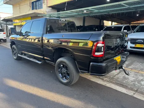 RAM 2500 6.7 I6 24V SLT CABINE DUPLA TURBO DIESEL NIGHT EDITION 4X4 AUTOM�TICO, Foto 3