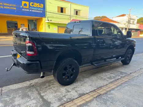 RAM 2500 6.7 I6 24V SLT CABINE DUPLA TURBO DIESEL NIGHT EDITION 4X4 AUTOM�TICO, Foto 4