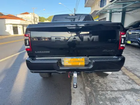 RAM 2500 6.7 I6 24V SLT CABINE DUPLA TURBO DIESEL NIGHT EDITION 4X4 AUTOM�TICO, Foto 6