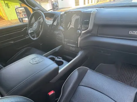 RAM 2500 6.7 I6 24V SLT CABINE DUPLA TURBO DIESEL NIGHT EDITION 4X4 AUTOM�TICO, Foto 9