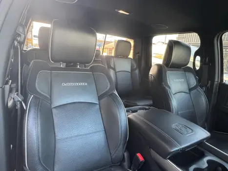 RAM 2500 6.7 I6 24V SLT CABINE DUPLA TURBO DIESEL NIGHT EDITION 4X4 AUTOM�TICO, Foto 10