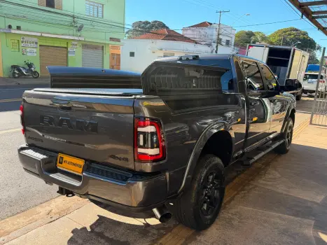 RAM 2500 6.7 I6 24V SLT CABINE DUPLA TURBO DIESEL NIGHT EDITION 4X4 AUTOM�TICO, Foto 4