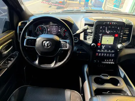 RAM 2500 6.7 I6 24V SLT CABINE DUPLA TURBO DIESEL NIGHT EDITION 4X4 AUTOM�TICO, Foto 14