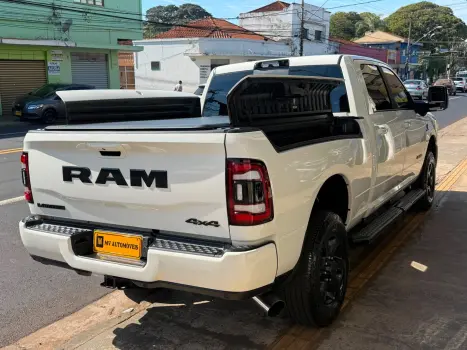 RAM 2500 6.7 I6 24V SLT CABINE DUPLA TURBO DIESEL NIGHT EDITION 4X4 AUTOM�TICO, Foto 3