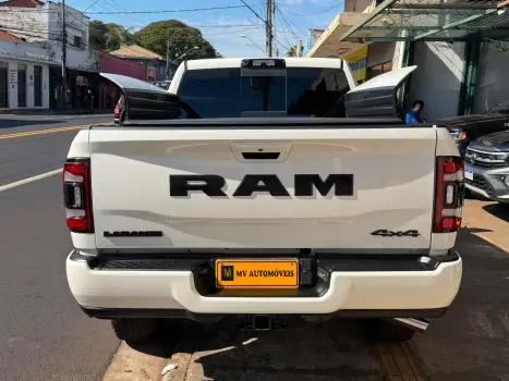 RAM 2500 6.7 I6 24V SLT CABINE DUPLA TURBO DIESEL NIGHT EDITION 4X4 AUTOM�TICO, Foto 6