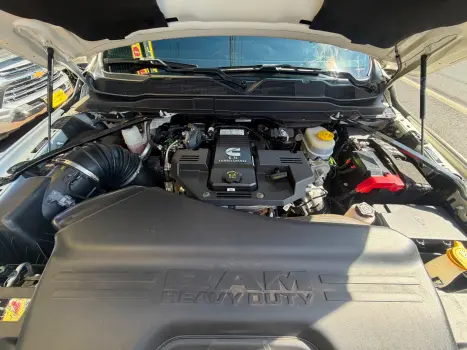 RAM 2500 6.7 I6 24V SLT CABINE DUPLA TURBO DIESEL NIGHT EDITION 4X4 AUTOM�TICO, Foto 10