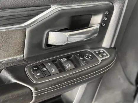 RAM 3500 6.7 I6 LIMITED LARAMIE CABINE DUPLA TURBO DIESEL AUTOM�TICO, Foto 14