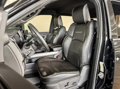 RAM 3500 6.7 I6 LIMITED LARAMIE CABINE DUPLA TURBO DIESEL AUTOM�TICO, Foto 15