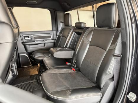 RAM 3500 6.7 I6 LIMITED LARAMIE CABINE DUPLA TURBO DIESEL AUTOM�TICO, Foto 18