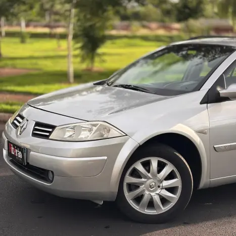 RENAULT Megane Grand Tour 2.0 16V 4P DYNAMIQUE, Foto 2