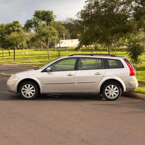 RENAULT Megane Grand Tour 2.0 16V 4P DYNAMIQUE, Foto 5