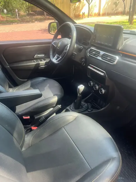 RENAULT Oroch 1.3 16V 4P OUTSIDER TURBO TCe AUTOMTICO CVT, Foto 12