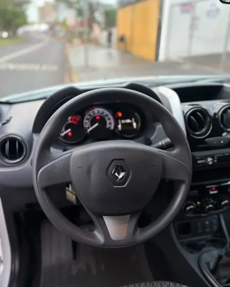 RENAULT Oroch 1.6 16V 4P FLEX EXPRESSION, Foto 9