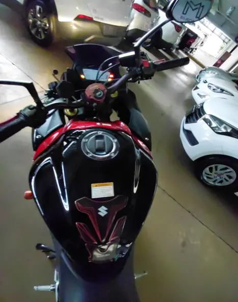 SUZUKI GSX-S 1000 F, Foto 10