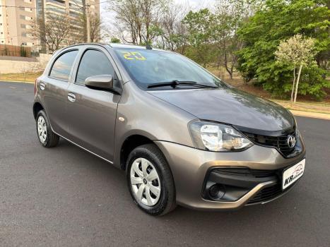 TOYOTA Etios Hatch 1.3 16V 4P FLEX, Foto 3