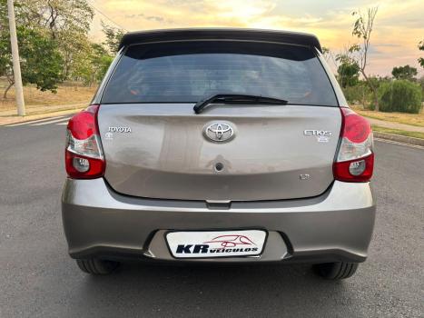 TOYOTA Etios Hatch 1.3 16V 4P FLEX, Foto 5
