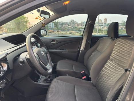 TOYOTA Etios Hatch 1.3 16V 4P FLEX, Foto 7