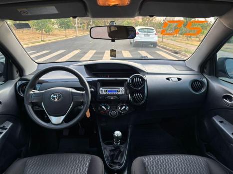TOYOTA Etios Hatch 1.3 16V 4P FLEX, Foto 9