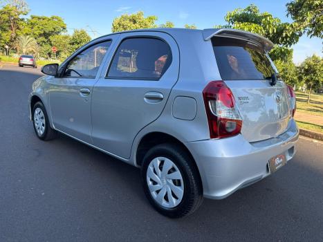 TOYOTA Etios Hatch 1.3 16V 4P FLEX X, Foto 4