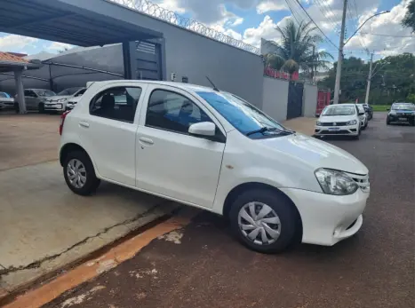 TOYOTA Etios Hatch 1.3 16V 4P FLEX X, Foto 1