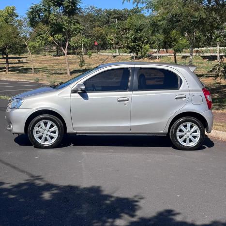 TOYOTA Etios Hatch 1.5 16V 4P FLEX XLS AUTOM�TICO, Foto 5
