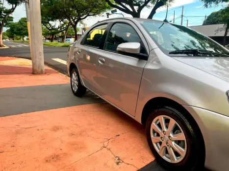 TOYOTA Etios Sedan 1.5 16V 4P FLEX XLS AUTOM�TICO, Foto 4