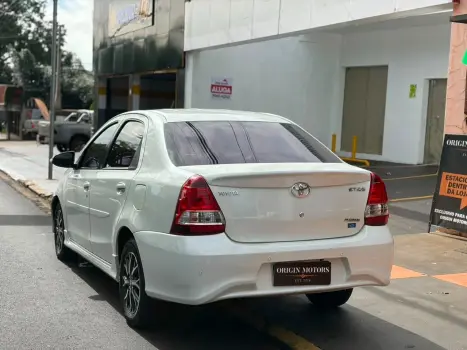 TOYOTA Etios Sedan 1.5 16V 4P FLEX PLATINUM AUTOM�TICO, Foto 4