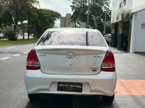 TOYOTA Etios Sedan 1.5 16V 4P FLEX PLATINUM AUTOM�TICO, Foto 5