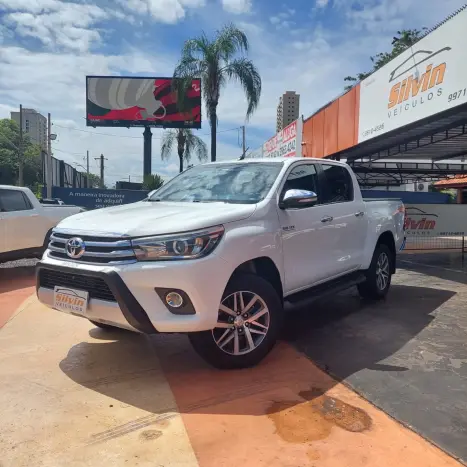 TOYOTA Hilux , Foto 2