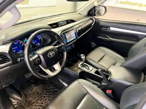 TOYOTA Hilux Caminhonete 2.8 16V SRV 4X4 DIESEL CABINE DUPLA AUTOM�TICO, Foto 3