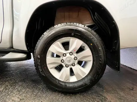 TOYOTA Hilux Caminhonete 2.8 16V SRV 4X4 DIESEL CABINE DUPLA AUTOM�TICO, Foto 7