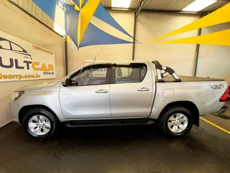 TOYOTA Hilux Caminhonete 2.8 16V SRV 4X4 DIESEL CABINE DUPLA AUTOM�TICO, Foto 9