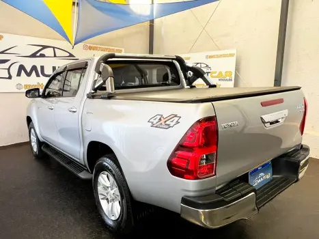 TOYOTA Hilux Caminhonete 2.8 16V SRV 4X4 DIESEL CABINE DUPLA AUTOM�TICO, Foto 10