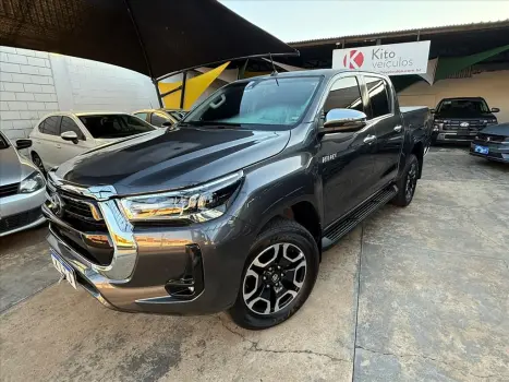 TOYOTA Hilux Caminhonete 2.8 16V SRX 4X4 TURBO DIESEL CABINE DUPLA AUTOM�TICO, Foto 2