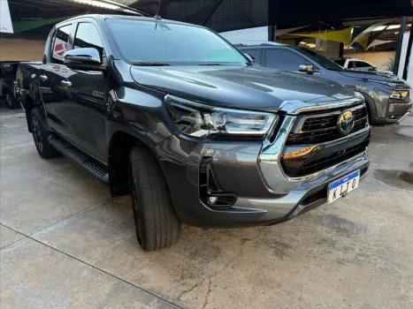 TOYOTA Hilux Caminhonete 2.8 16V SRX 4X4 TURBO DIESEL CABINE DUPLA AUTOM�TICO, Foto 4