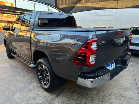 TOYOTA Hilux Caminhonete 2.8 16V SRX 4X4 TURBO DIESEL CABINE DUPLA AUTOM�TICO, Foto 5