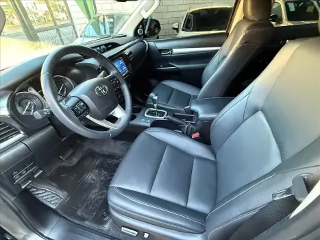 TOYOTA Hilux Caminhonete 2.8 16V SRX 4X4 TURBO DIESEL CABINE DUPLA AUTOM�TICO, Foto 8
