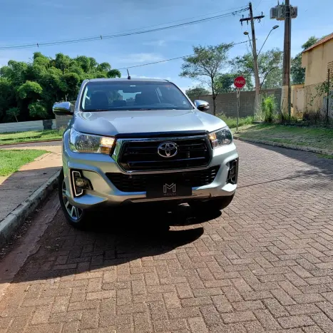 TOYOTA Hilux Caminhonete 2.7 16V 4P SRV CABINE DUPLA, Foto 3