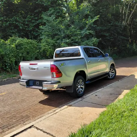 TOYOTA Hilux Caminhonete 2.7 16V 4P SRV CABINE DUPLA, Foto 13