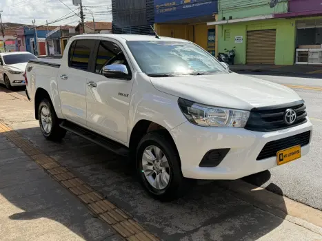 TOYOTA Hilux Caminhonete 2.8 16V 4P POWER PACK TURBO DIESEL 4X4 CABINE DUPLA, Foto 2