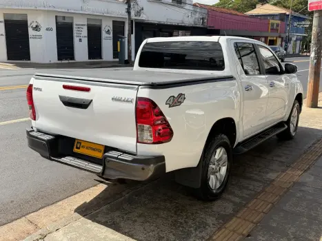 TOYOTA Hilux Caminhonete 2.8 16V 4P POWER PACK TURBO DIESEL 4X4 CABINE DUPLA, Foto 4